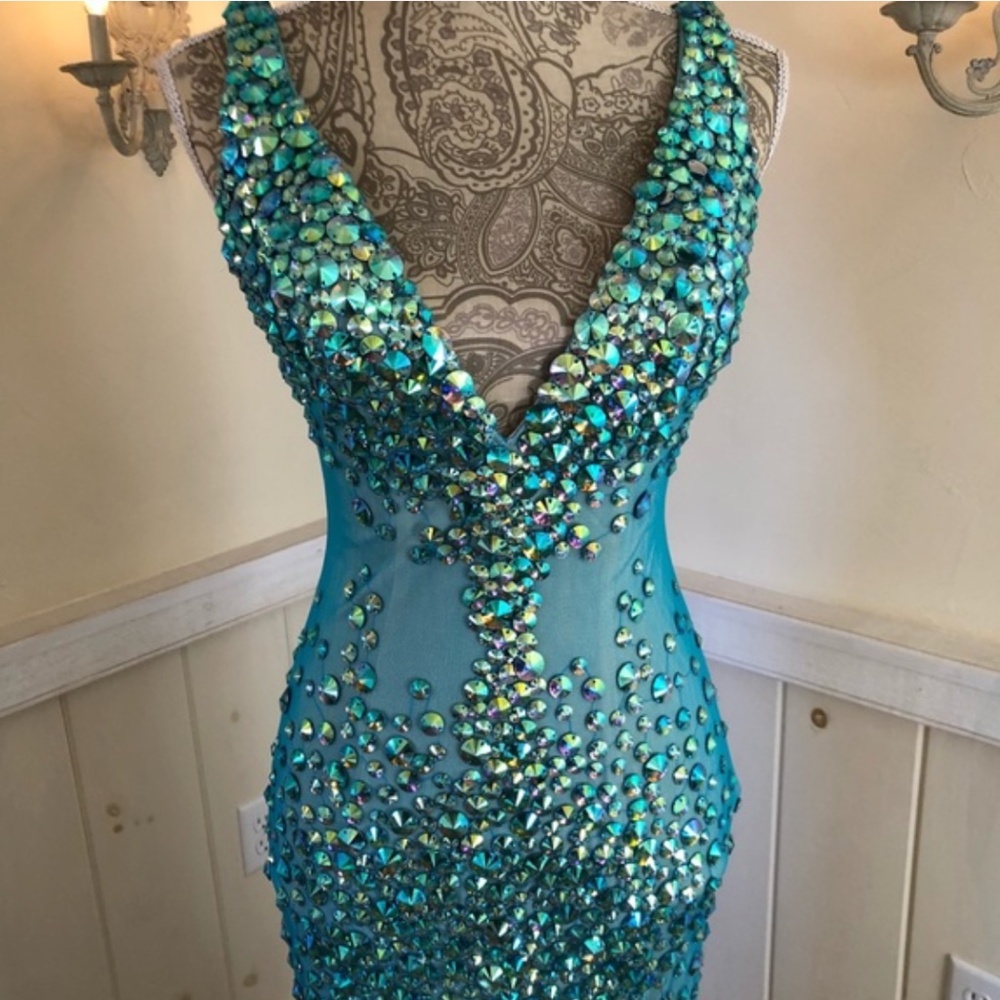 Renaissance Collection Turquoise Crystal Gown Size 6 Pageant Prom - Picture 2 of 4